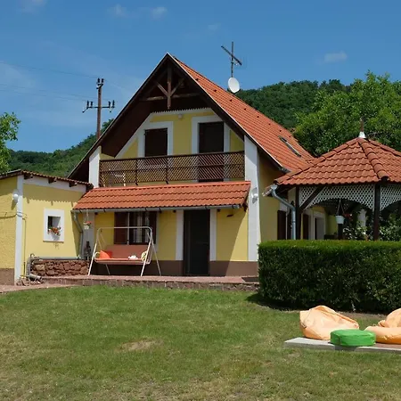 Vakantiehuis Panorama Nyaralo Szentbekkalla