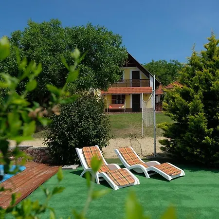 Vakantiehuis Panorama Nyaralo Szentbekkalla