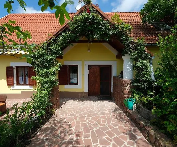 Vakantiehuis Panorama Nyaralo