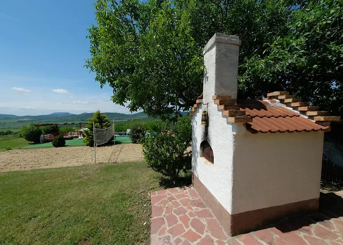 Panorama Nyaralo بيت للعطل *